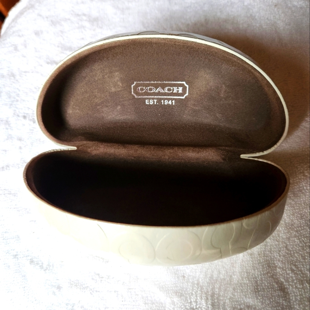 Coach Cream Oval Women's Eyeglass Case - Picture 2 of 8